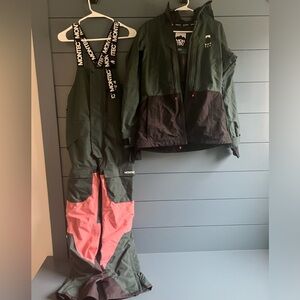 MONTEC SKI ensemble pink accent on pants